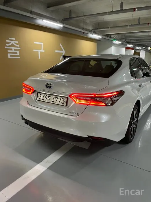 Toyota Camry 2017 2.5 XLE Hybrid