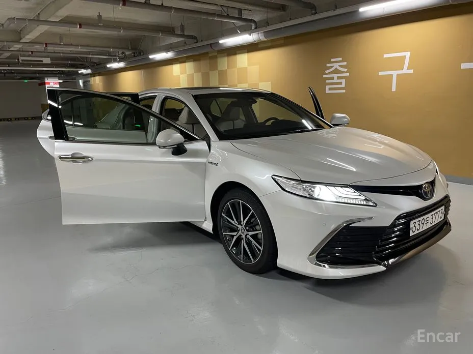 Toyota Camry 2017 2.5 XLE Hybrid