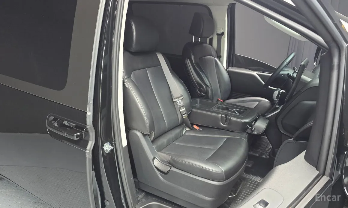 Hyundai Staria 2021 Tourer 9-Seater