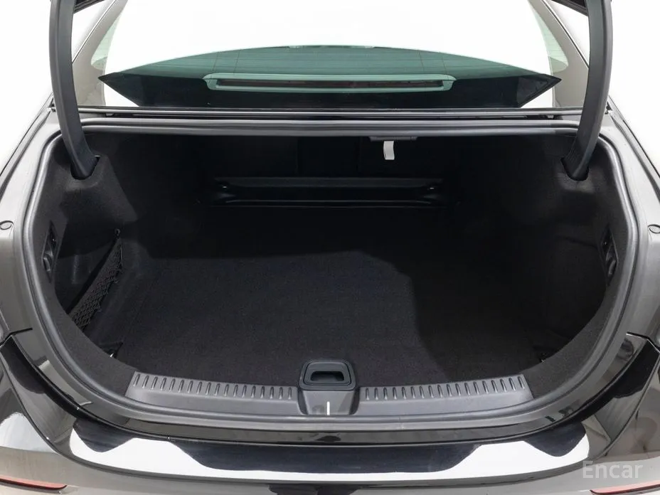 Mercedes-Benz E-Class 2024 E220d 4MATIC Exclusive