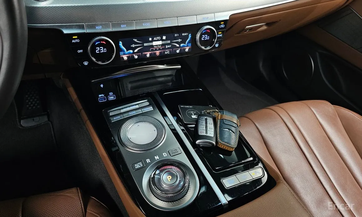 Genesis G80 2021 e-AWD