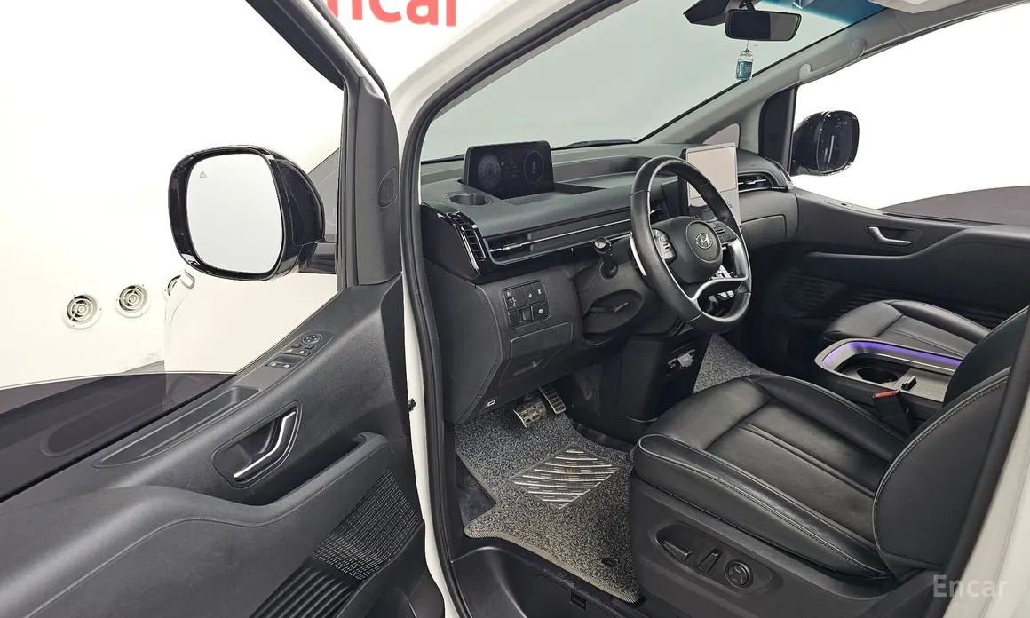 Hyundai Staria 2021 L3.5 Lounge 9-Seater