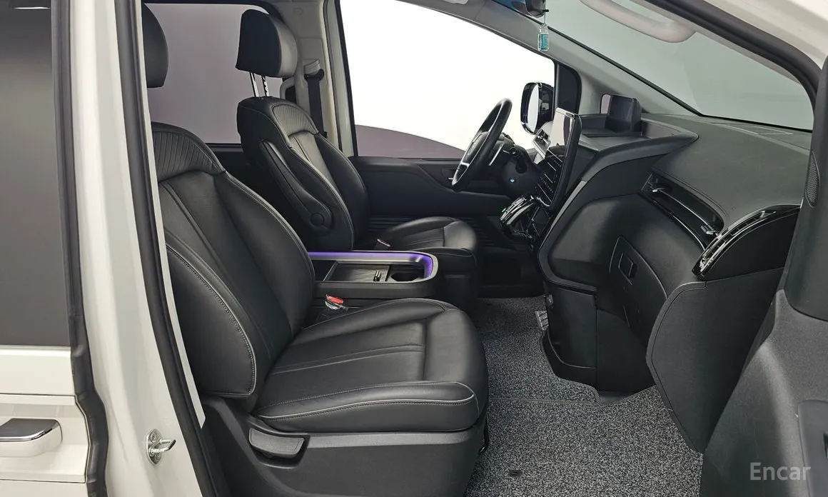 Hyundai Staria 2021 L3.5 Lounge 9-Seater