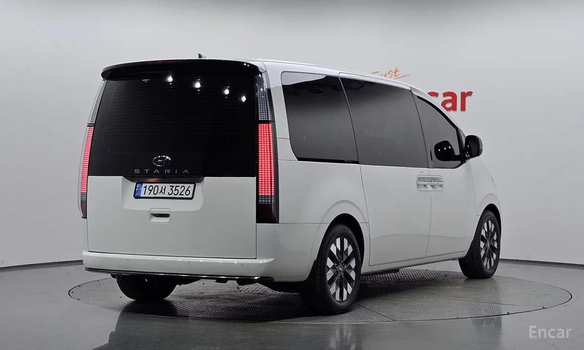 2021 Hyundai Staria
