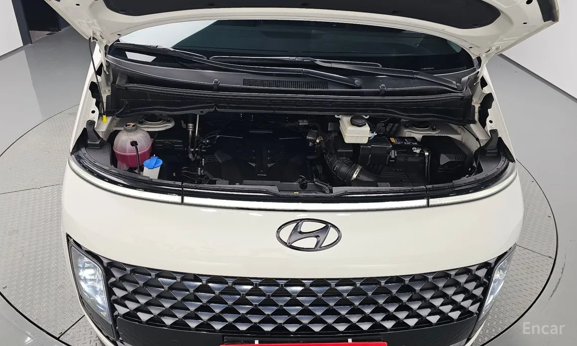 Hyundai Staria 2021 L3.5 Lounge 9-Seater