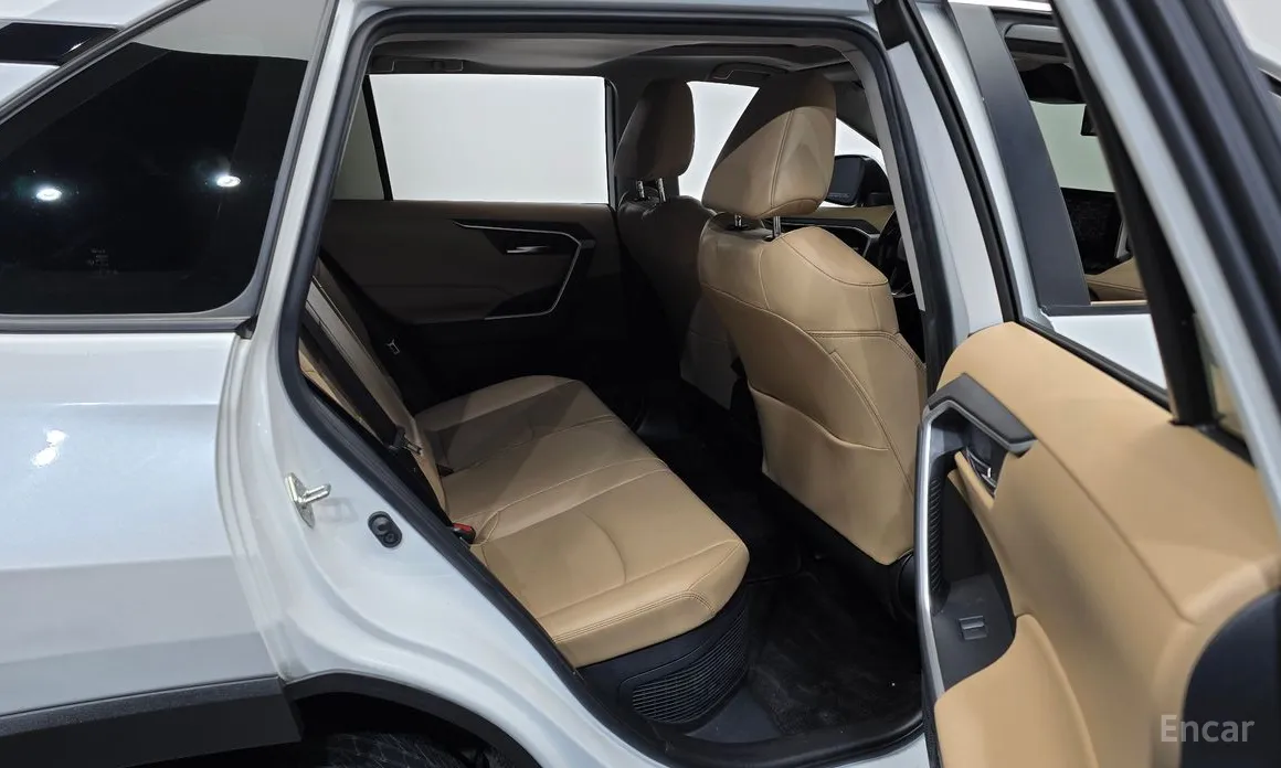 Toyota RAV4 2019 2.5 2WD Hybrid XLE