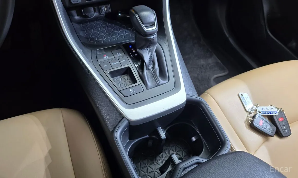 Toyota RAV4 2019 2.5 2WD Hybrid XLE