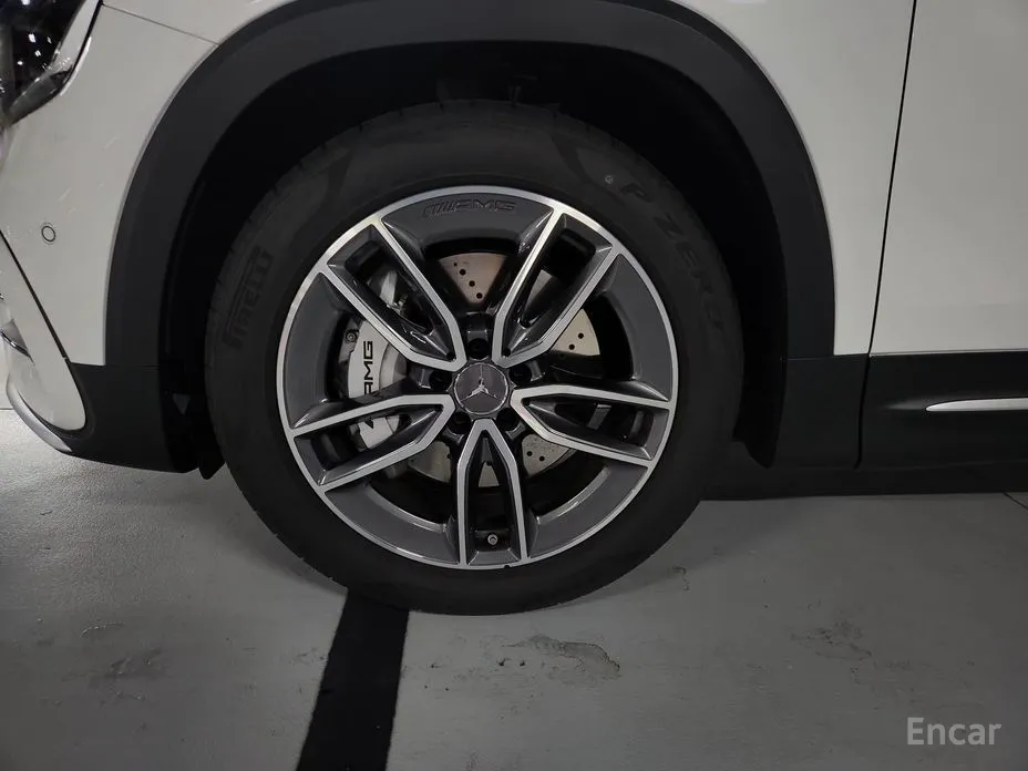 Mercedes-Benz GLB-Class 2020 AMG GLB35 4MATIC