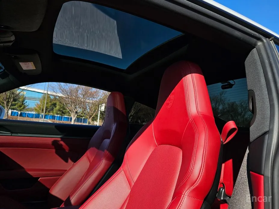 Porsche 911 2019 Carrera 4