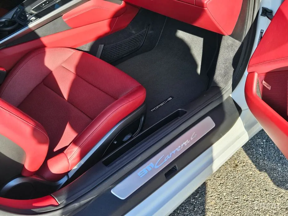 Porsche 911 2019 Carrera 4