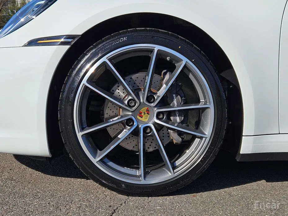 Porsche 911 2019 Carrera 4