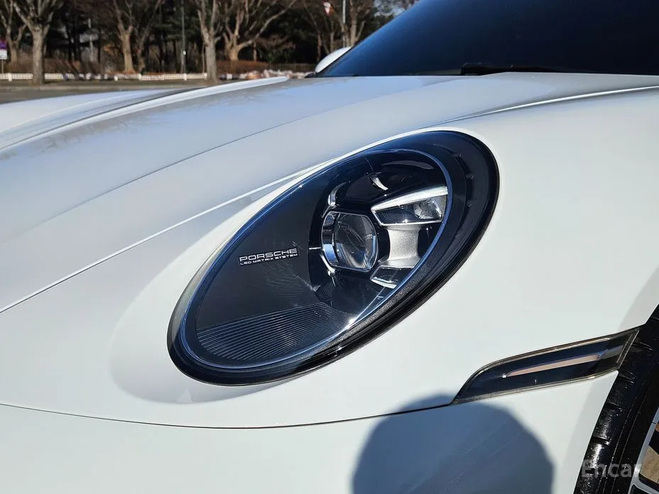 Porsche 911 2019 Carrera 4