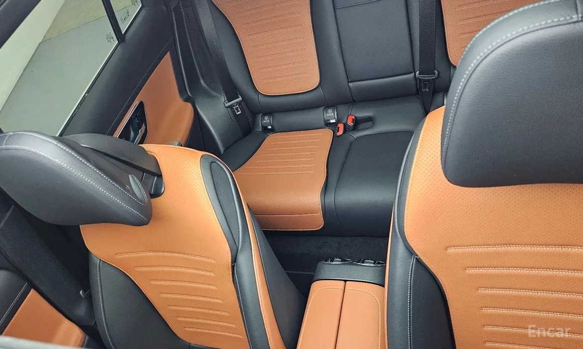 Mercedes-Benz GLC-Class 2023 GLC300 4MATIC AMG Line