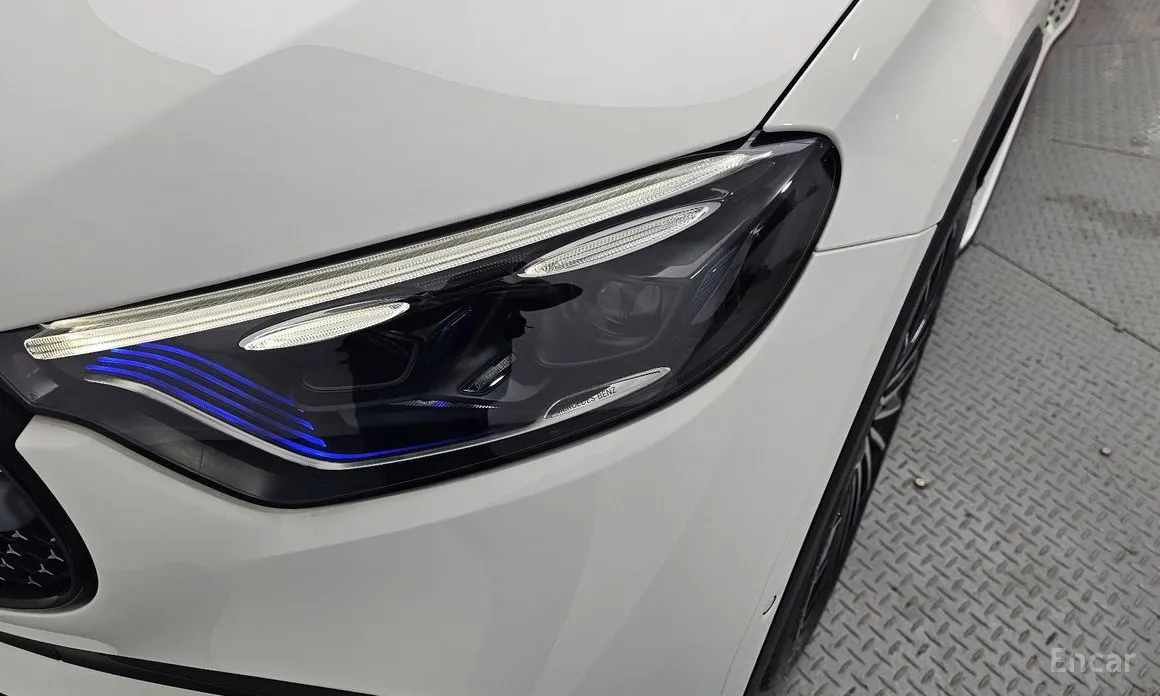 Mercedes-Benz GLC-Class 2023 GLC300 4MATIC AMG Line