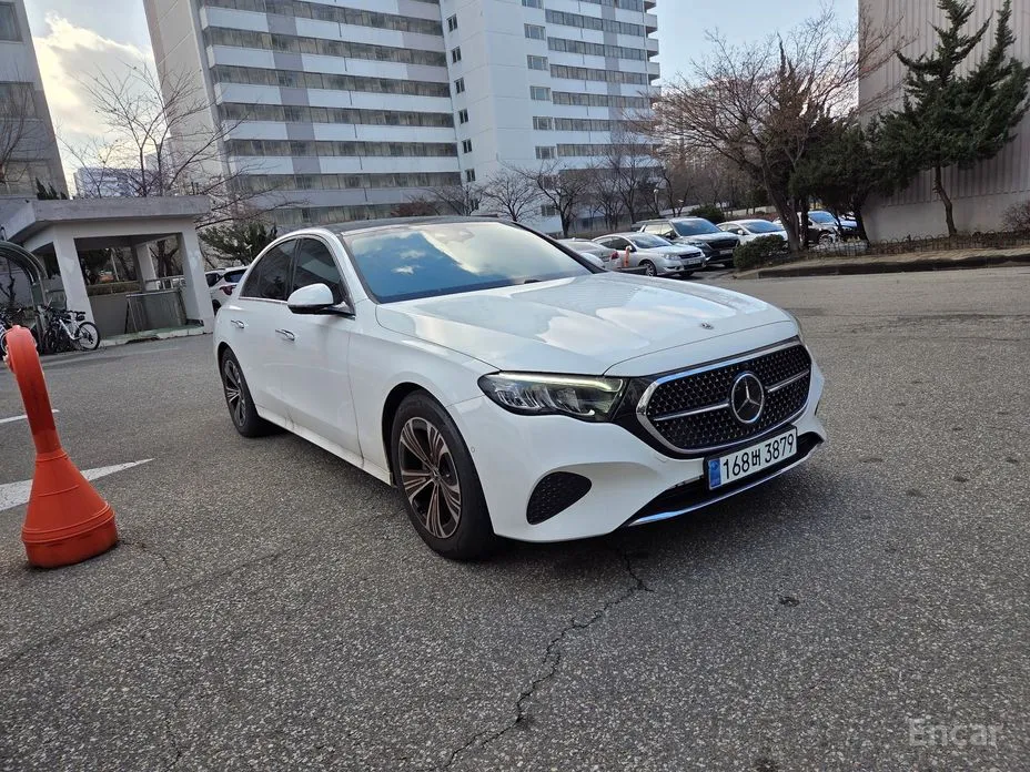 Mercedes-Benz E-Class 2024 E200 Avantgarde