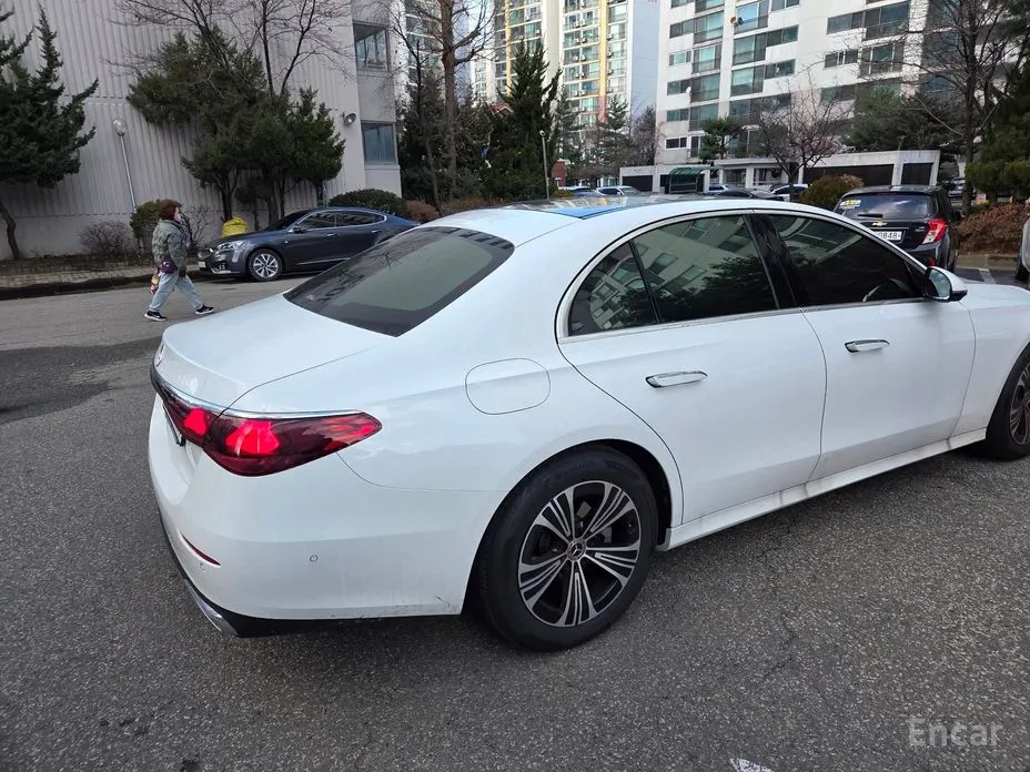 Mercedes-Benz E-Class 2024 E200 Avantgarde