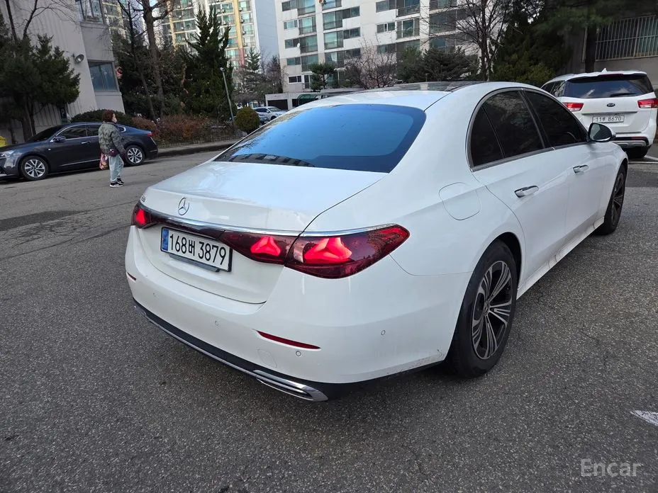 Mercedes-Benz E-Class 2024 E200 Avantgarde