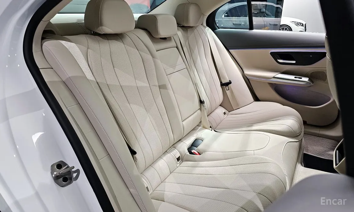 Mercedes-Benz E-Class 2024 E220d 4MATIC Exclusive