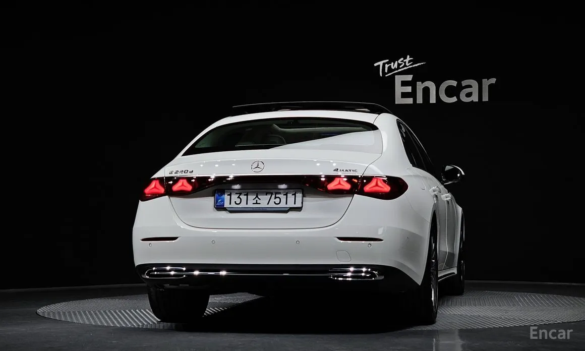 Mercedes-Benz E-Class 2024 E220d 4MATIC Exclusive