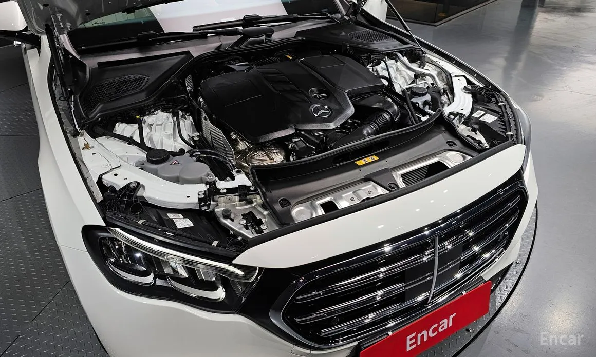 Mercedes-Benz E-Class 2024 E220d 4MATIC Exclusive