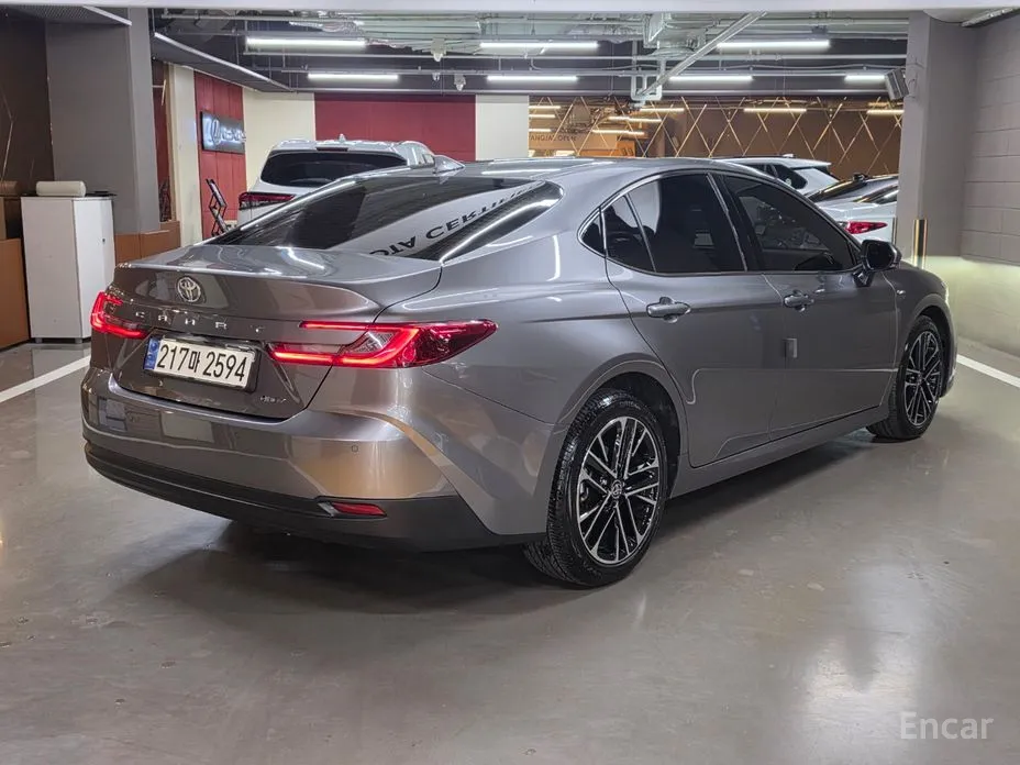 Toyota Camry 2024 2.5 XLE Hybrid