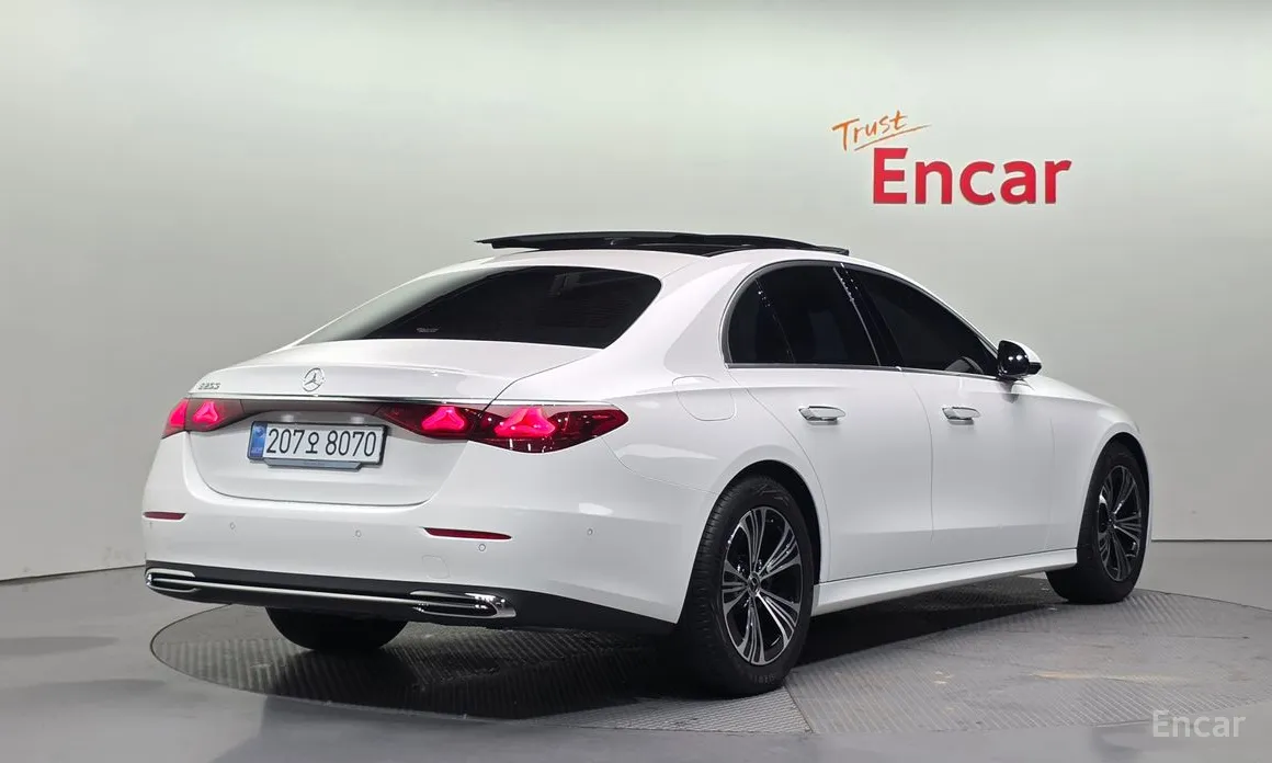 Mercedes-Benz E-Class 2024 E200 Avantgarde