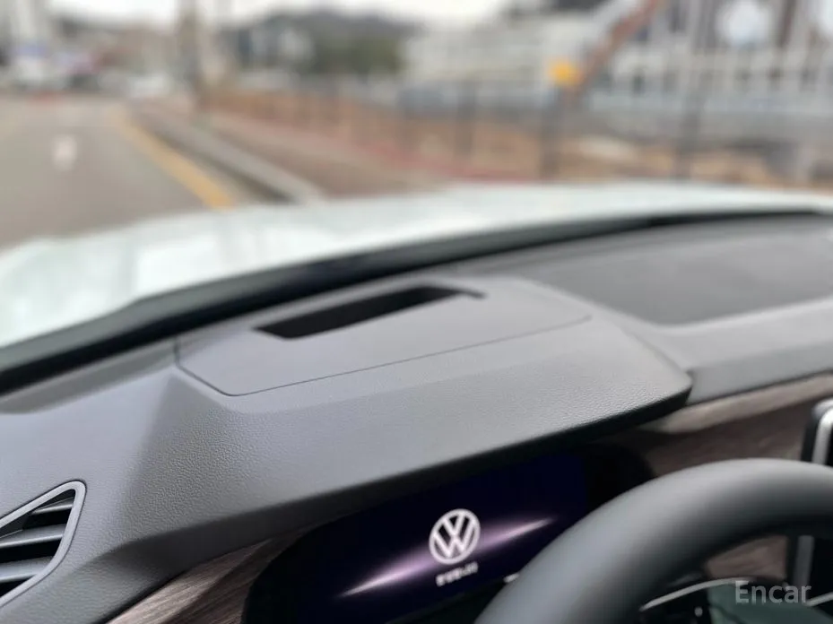 Volkswagen Atlas 2017 2.0 TSI R-LINE 7-Seater