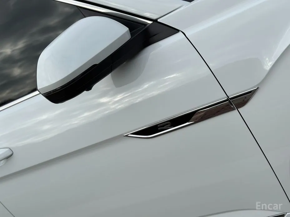 Volkswagen Atlas 2017 2.0 TSI R-LINE 7-Seater