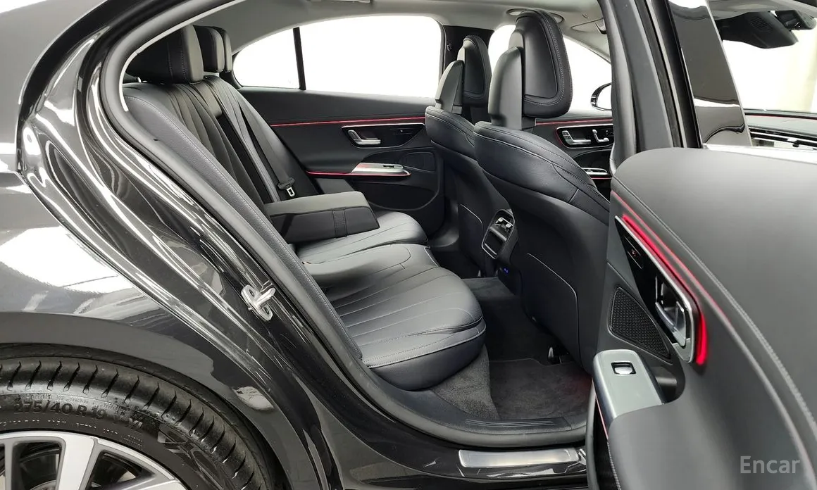 Mercedes-Benz E-Class 2024 E220d 4MATIC Exclusive