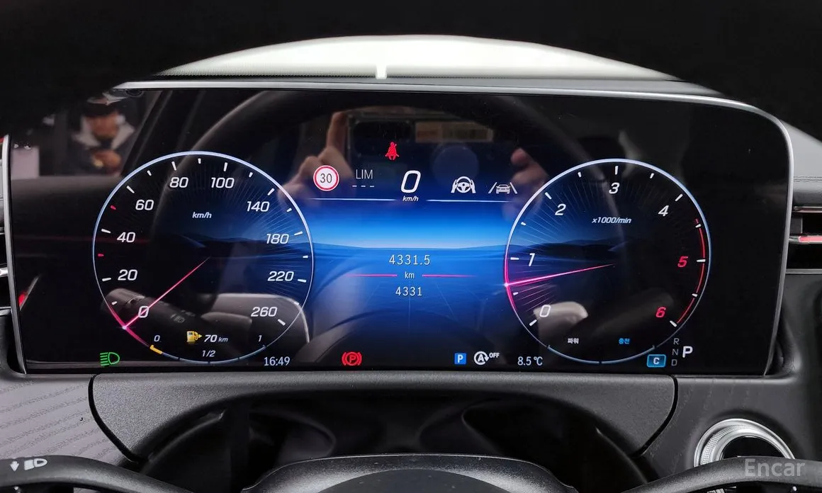 Mercedes-Benz E-Class 2024 E220d 4MATIC Exclusive