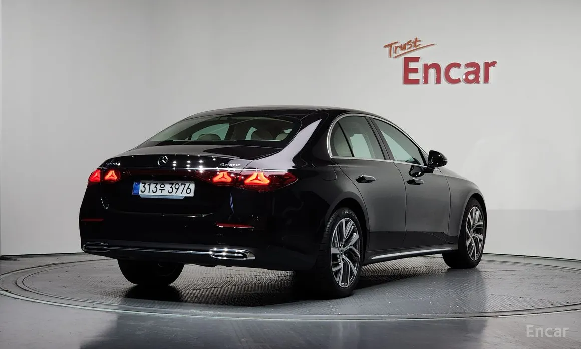 Mercedes-Benz E-Class 2024 E220d 4MATIC Exclusive