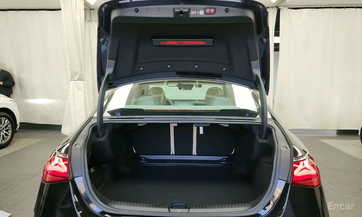 Mercedes-Benz E-Class 2024 E220d 4MATIC Exclusive