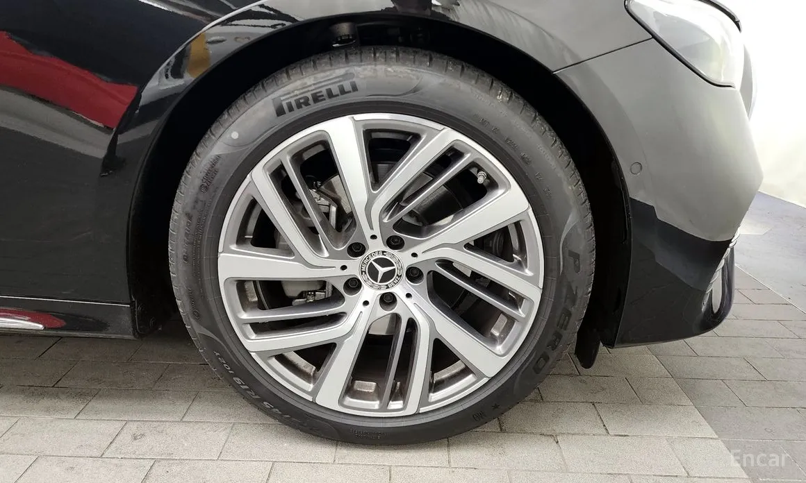 Mercedes-Benz E-Class 2024 E220d 4MATIC Exclusive