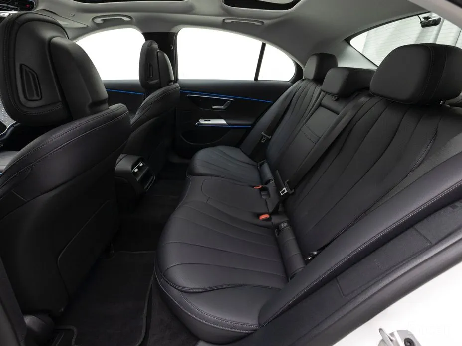 Mercedes-Benz E-Class 2024 E220d 4MATIC Exclusive