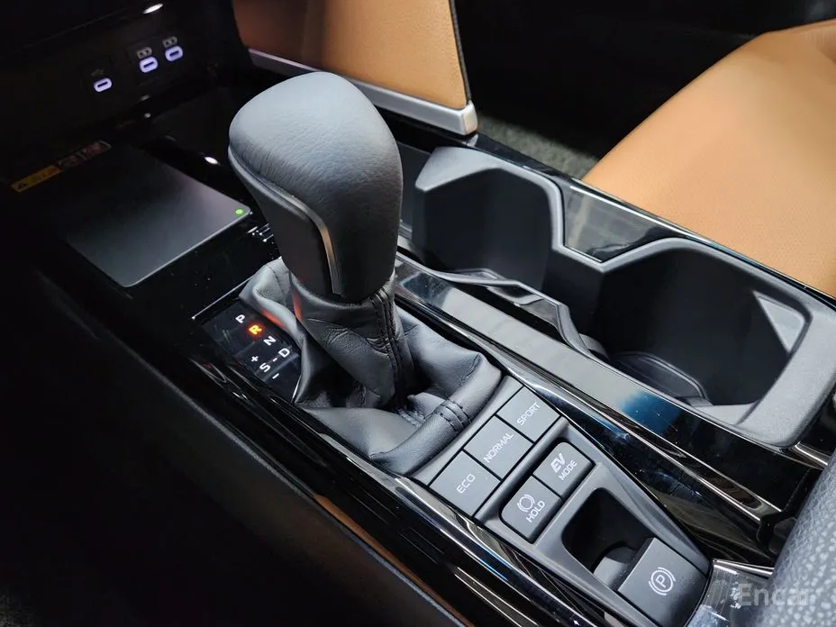 Toyota Camry 2024 2.5 XLE Hybrid