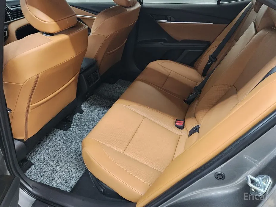 Toyota Camry 2024 2.5 XLE Hybrid