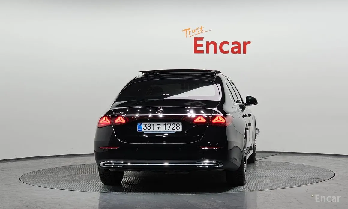 Mercedes-Benz E-Class 2024 E200 Avantgarde