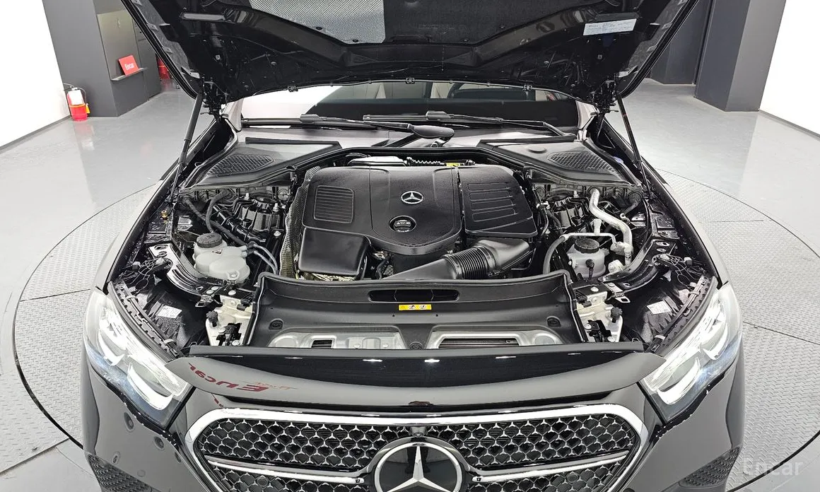 Mercedes-Benz E-Class 2024 E200 Avantgarde