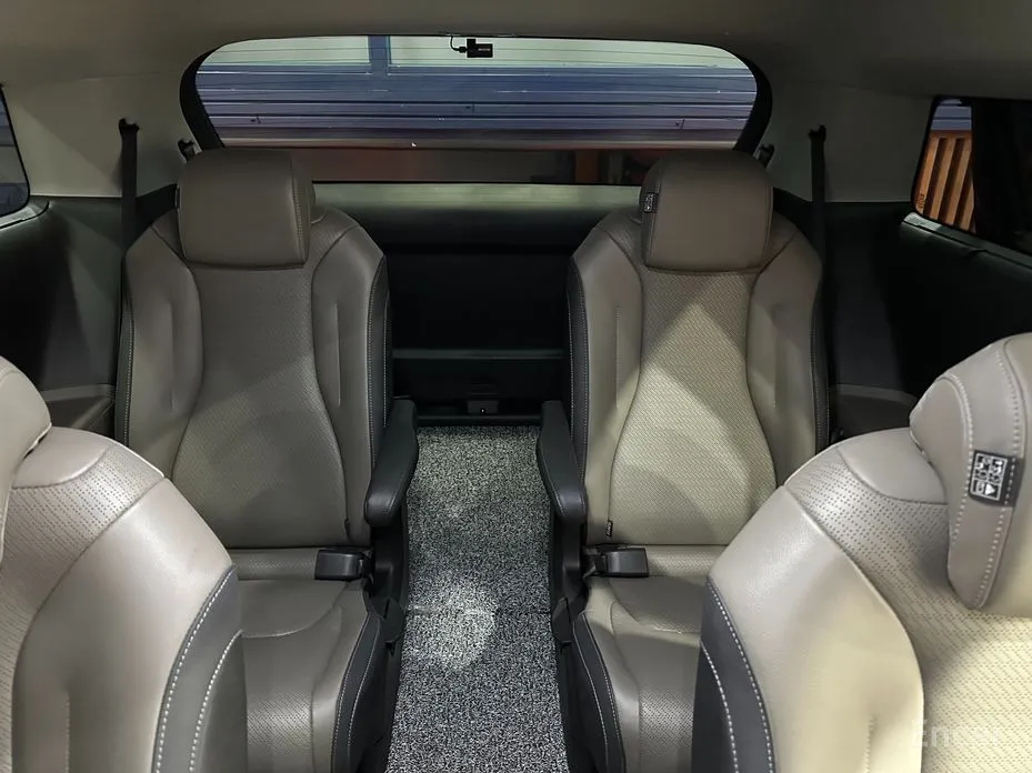 Kia Carnival 2023 Gasoline 9-Seater Gravity