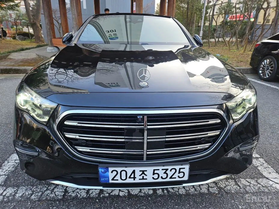 Mercedes-Benz E-Class 2024 E300 4MATIC Exclusive