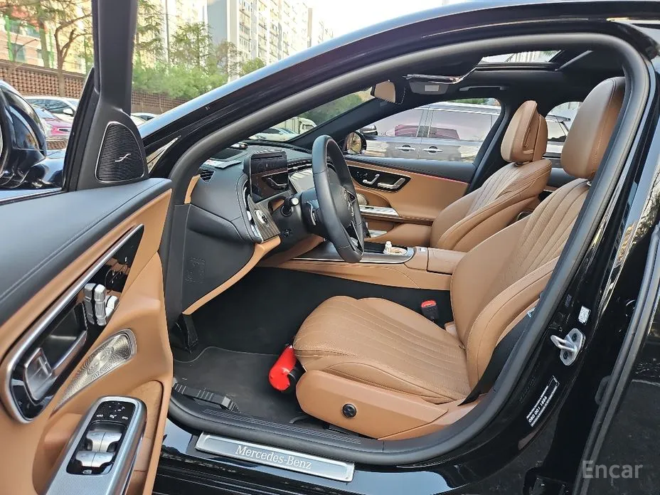 Mercedes-Benz E-Class 2024 E300 4MATIC Exclusive