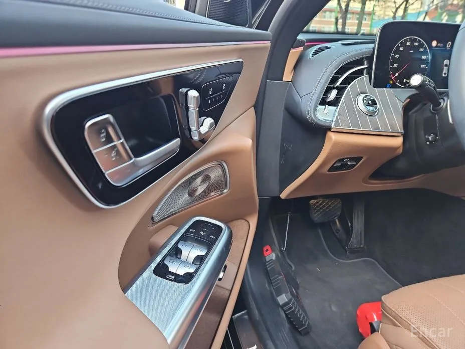 Mercedes-Benz E-Class 2024 E300 4MATIC Exclusive