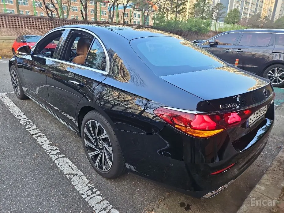 Mercedes-Benz E-Class 2024 E300 4MATIC Exclusive