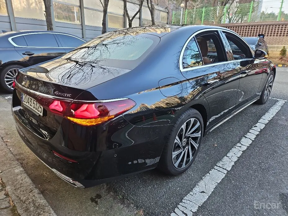 Mercedes-Benz E-Class 2024 E300 4MATIC Exclusive