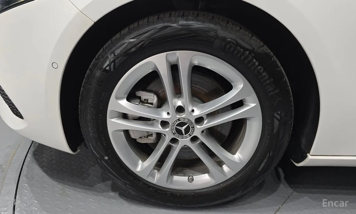 Mercedes-Benz A-Class 2019 A220 Hatchback