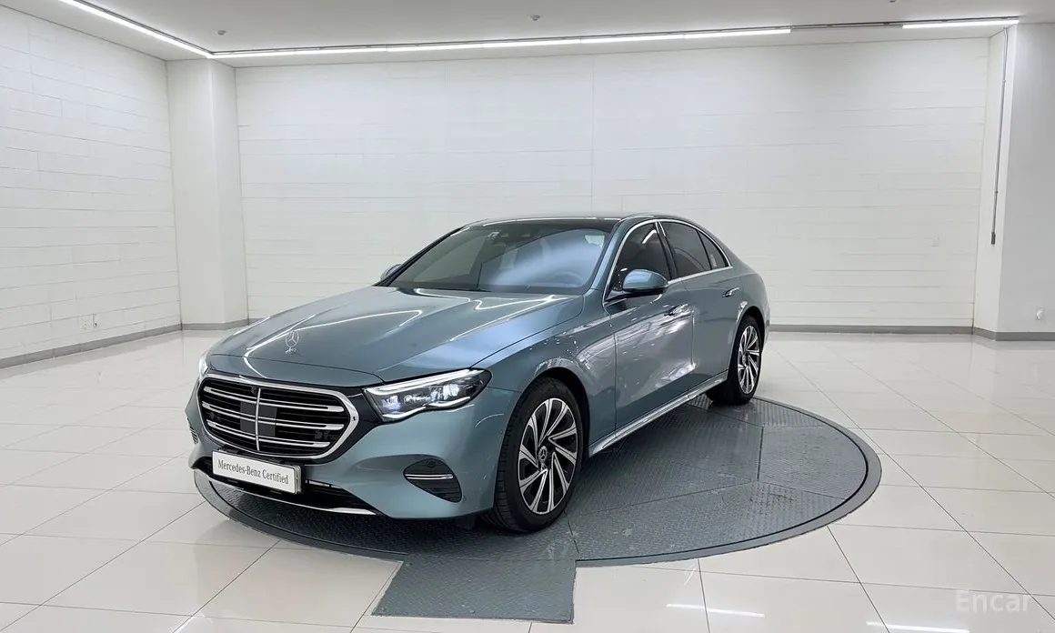 Mercedes-Benz E-Class 2024 E300 4MATIC Exclusive