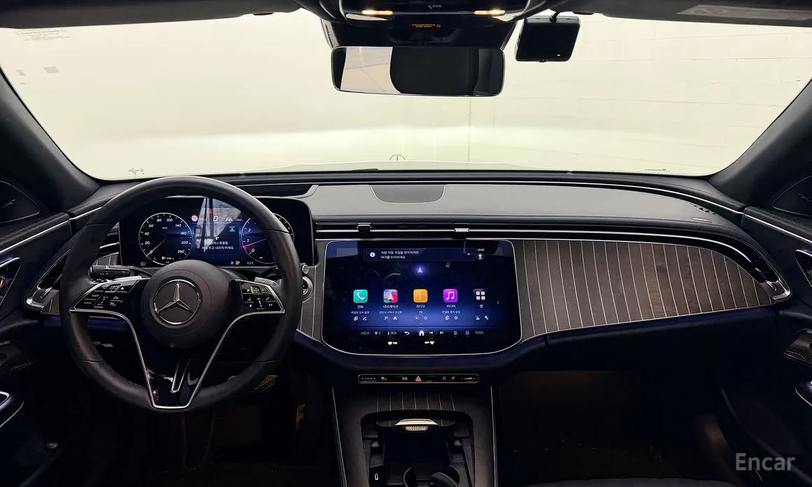 Mercedes-Benz E-Class 2024 E300 4MATIC Exclusive