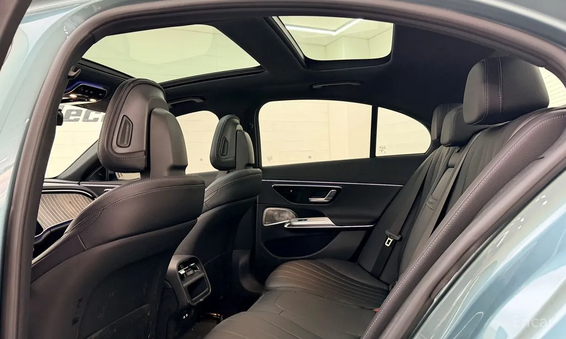 Mercedes-Benz E-Class 2024 E300 4MATIC Exclusive
