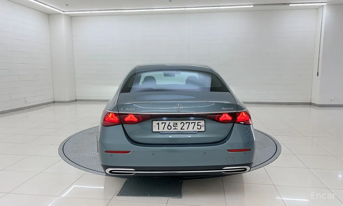 Mercedes-Benz E-Class 2024 E300 4MATIC Exclusive