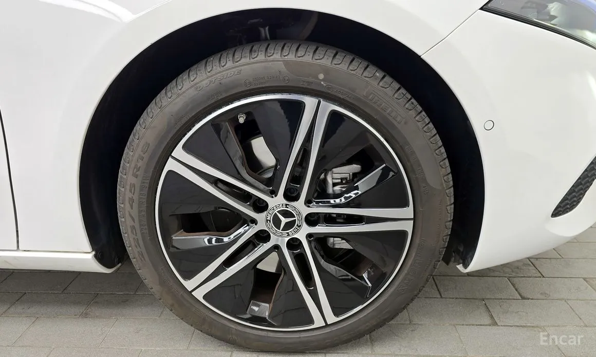 Mercedes-Benz A-Class 2019 A220 Sedan